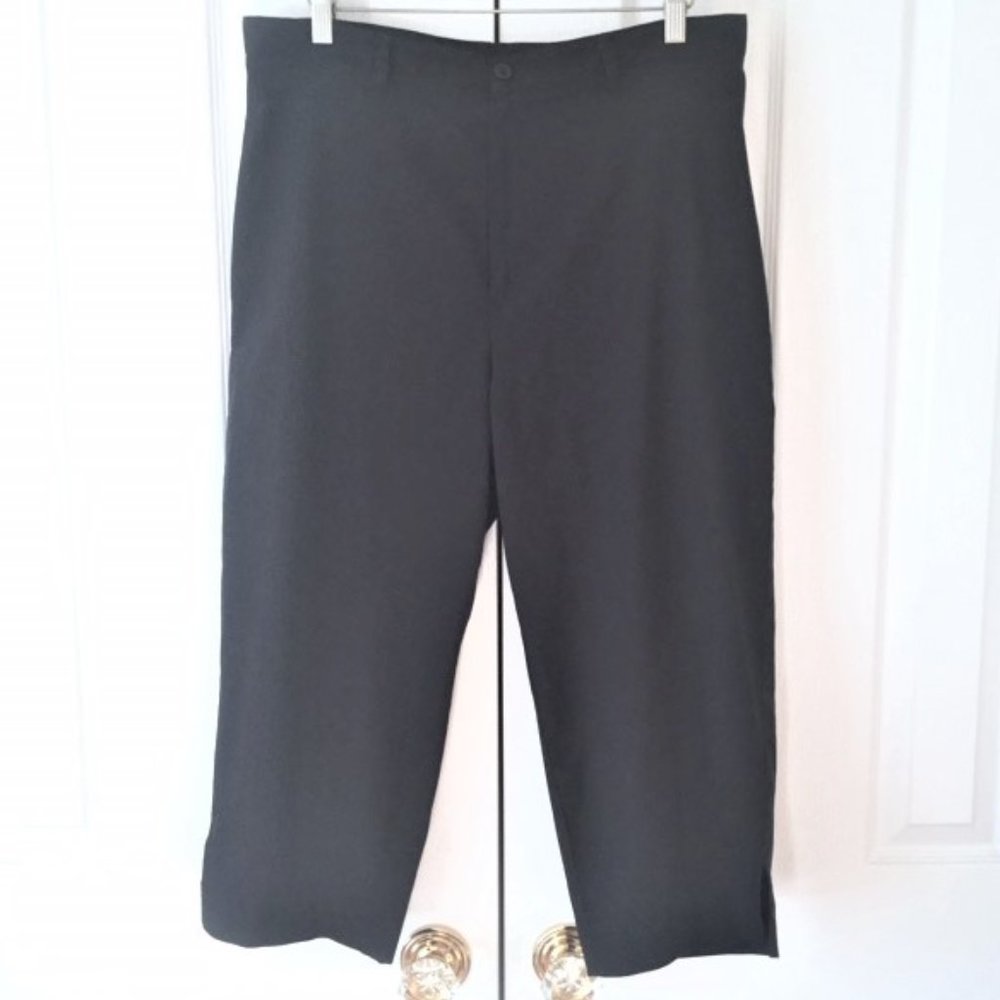 Inclinations Woman Black Capri Pants (16W)